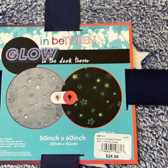 Glow in the dark throw blanket 50 x 60 - Picture 3 of 3